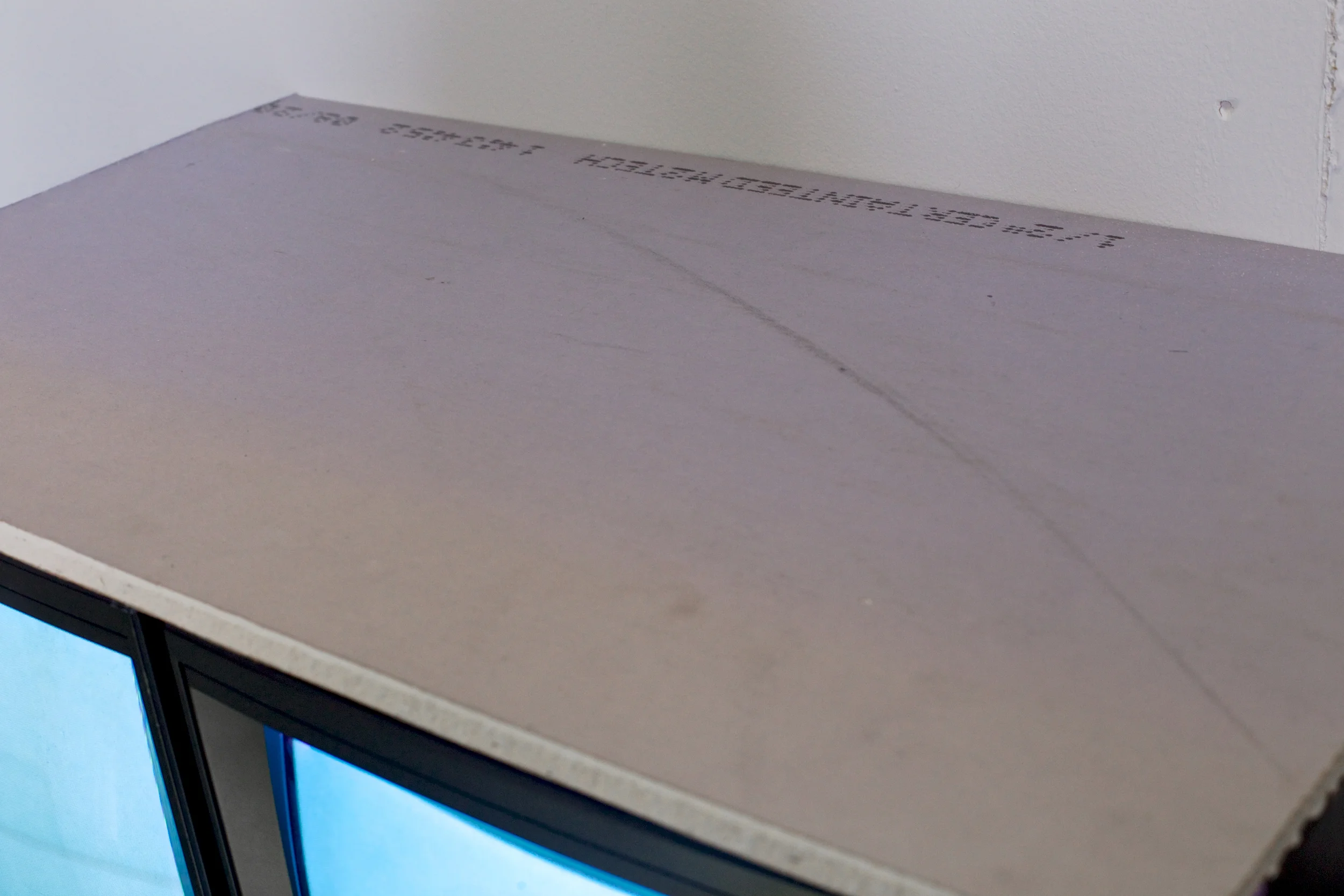 Palindroom (August 6, 2013 with Present), 2014 [media sculpture]